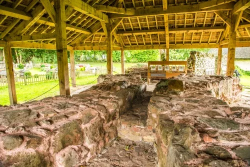 The Elizabethan Glass Furnace