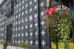 The extraordinary Hall exterior