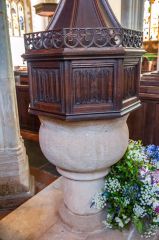 The late Saxon or early Norman font