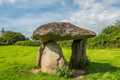 Spinsters' Rock burial chamber