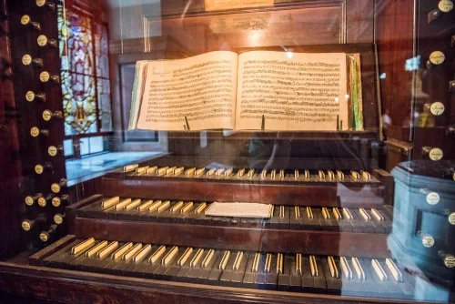 The Tallis Keyboard, played by Elizabeth I as a child
