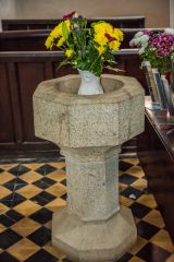 The plain octagonal font