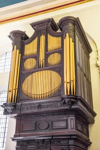 The 1696 organ case