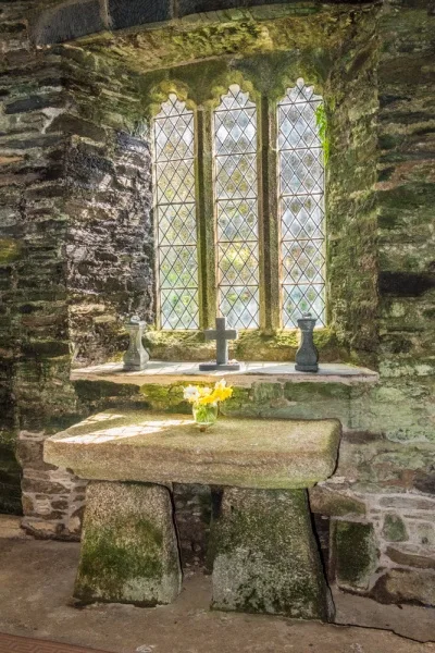 The 4th century granite altar