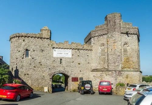 The 14th-century gateway of Porth y Twr
