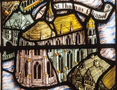 Stained glass depicting St Thomas Chapel on London Bridge