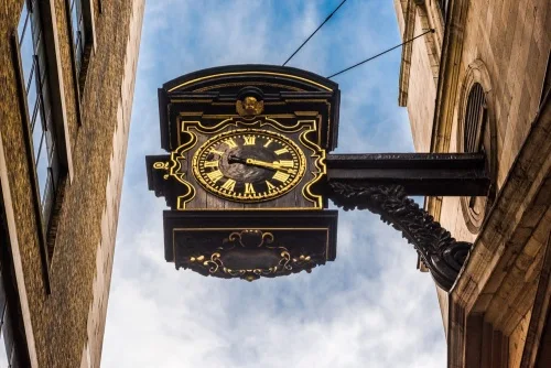 The iconic 1709 tower clock