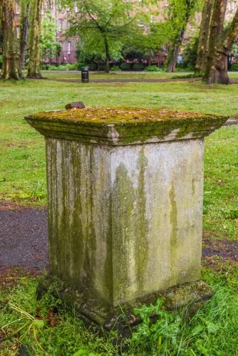 Mary Woollstonecraft memorial