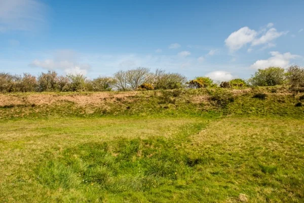 The 'Devil's Spoon' depression and trench