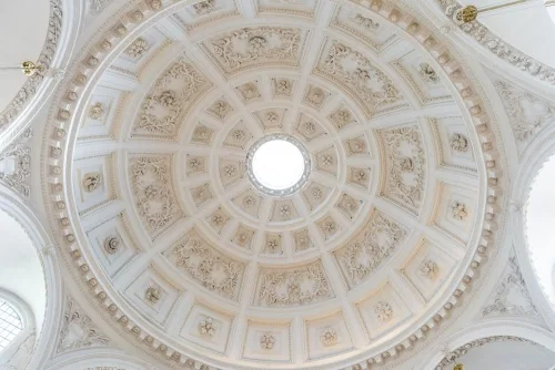 Looking straight up at Wren's dome
