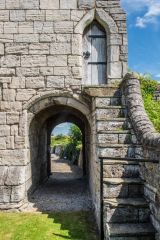 Steeton Hall Gateway, The pedestrian passage and first-floor stairs