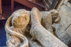 The Moreby effigy, crossed legs and a lion