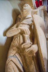 Another look at the de Waleys effigy