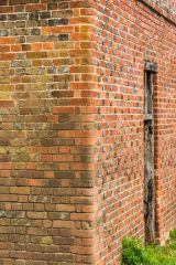 Bull-nosed bricks on the south-west corner