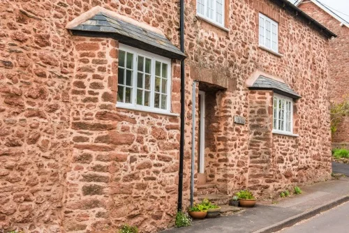 17th century Clouters Cottage on Brook Street