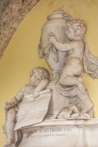 Cherubs on Henry Hoare II memorial