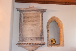 Annabella Howe memorial (1704)