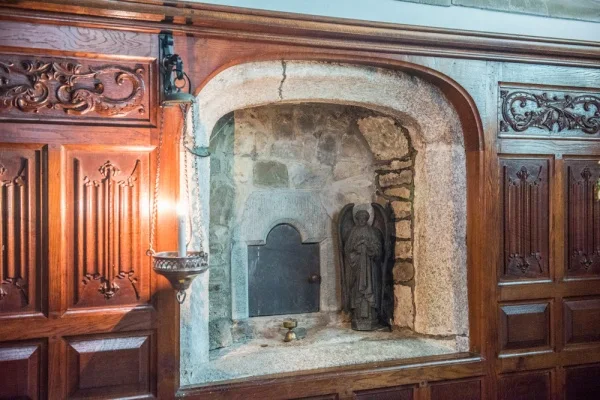 The possible Easter Sepulchre in the sanctuary
