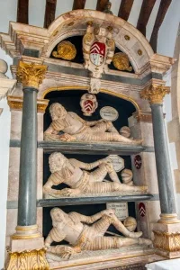 The 1686 Fettiplace monument