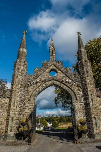 The Taymouth Castle gates on The Square