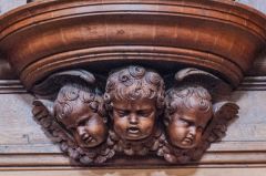 Carved cherubs on the 1696 organ case