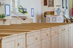 Georgian box pews in the nave