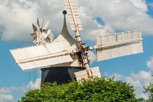 The mill cap and sails