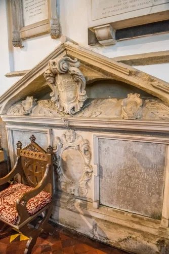 14th-century Easter Sepulchre niche