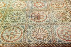 St Albans Roman Wall, Roman mosaic in the Hypocaust building
