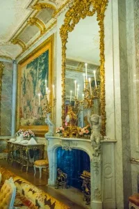Gilded decor, ground floor stateroom