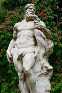 Classical statues abound!