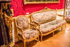 Wallace Collection, A gilded Georgian settee and chair