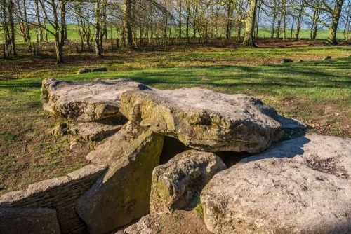 The inner chamber capstones