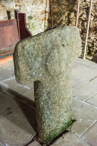 The 7th century 'Dull 12' cross