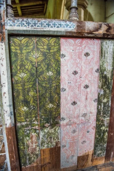 Painted panels on the parclose screen