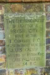 Devil's Dyke, Wheathampstead, The commemorative plaque at the site entrance