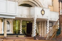 The Cholmley family's galleried pew