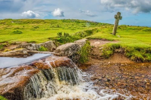 Windy Post Cross and the Bullseye Stone
