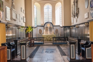 Queen Anne style collegiate chancel