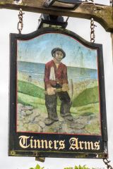 The Tinners Arms inn sign