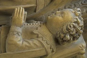 Effigy of a child on the Leigh memorial