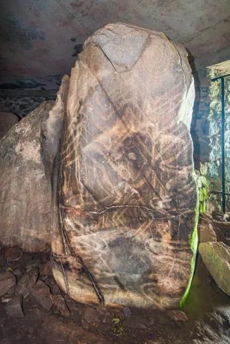 Stone 22, Barclodiad y Gawres