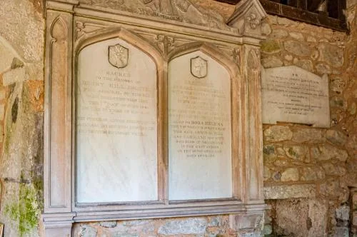 Henry Hill, Vice Admiral of the Red memorial