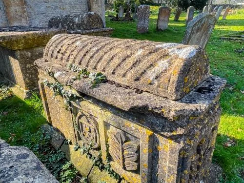 A 'wool bale' Chadwell tomb