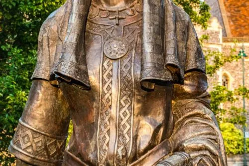 Queen Bertha costume detail