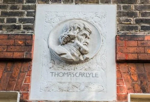 Bust of Carlyle on the front facade