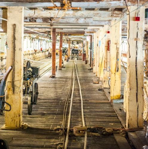 The ropewalking floor