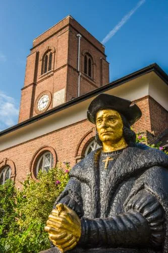 St Thomas More statue