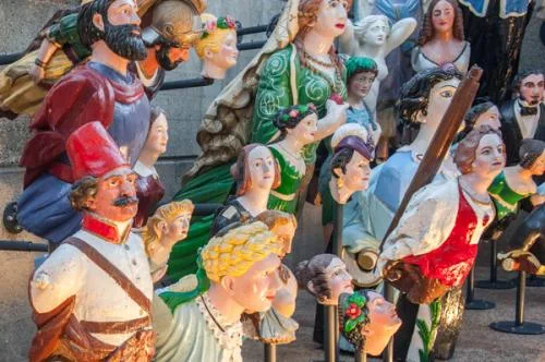 The figurehead collection