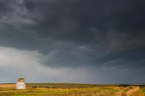 Storm clouds over Findlater Doocot